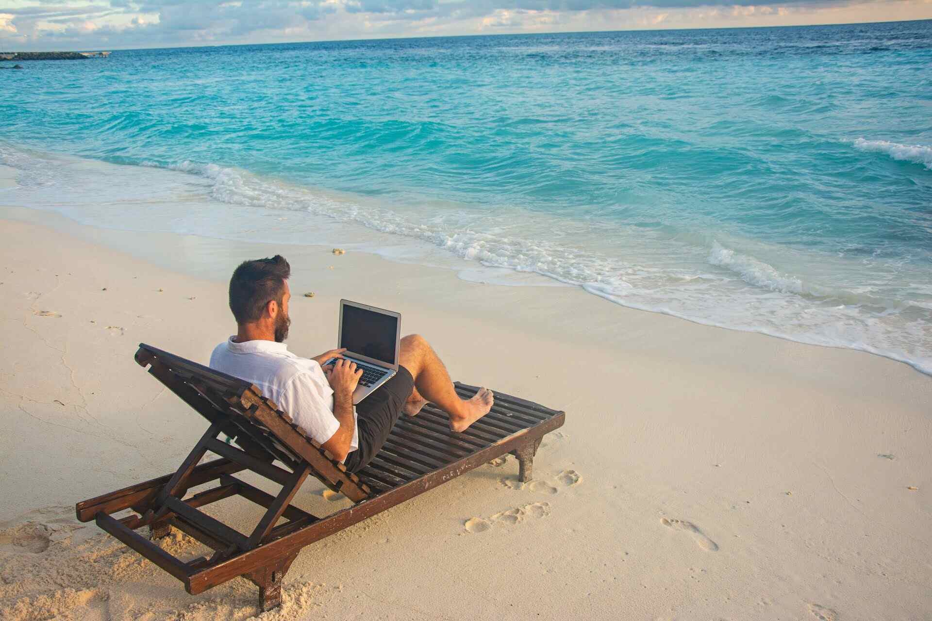 Mobile Arbeit im Ausland Was ist steuerlich zu beachten?