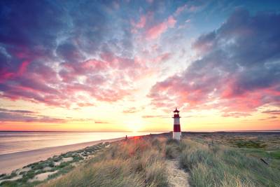 Sonnenaufgang bei Leuchtturm List East auf Sylt.