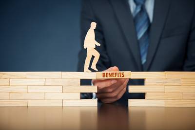 Die Leistungen der Mitarbeiter tragen dazu bei, die besten Humanressourcen zu erhalten. Die Benefit Policy hilft Ihnen, Mitarbeiter von Ihren Mitbewerbern zu bekommen.