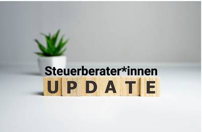 Holzwürfel mit Buchstaben, die das Wort \
