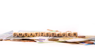 Holzwürfel mit dem Schriftzug 